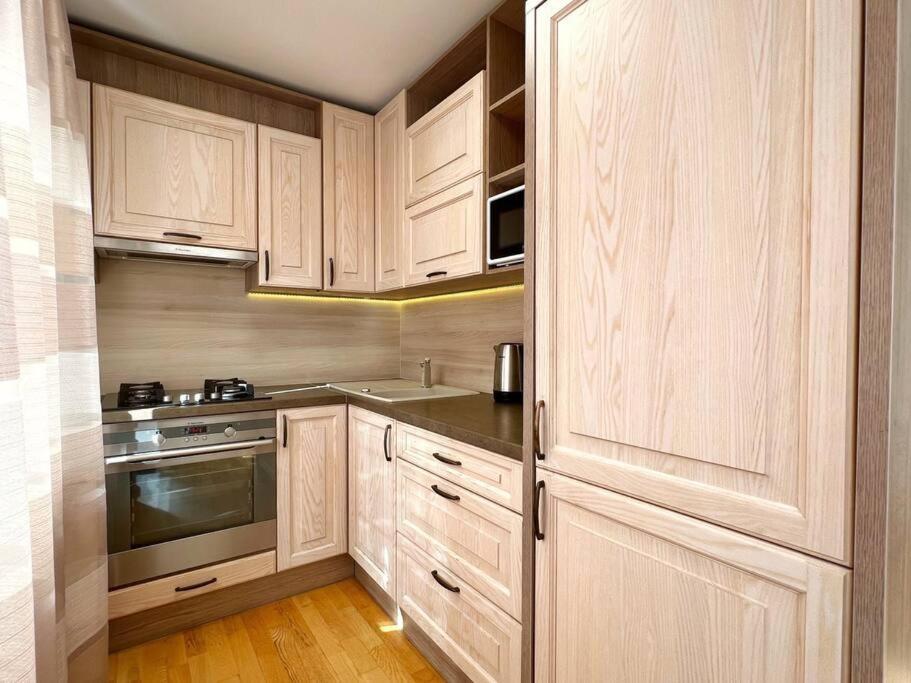 New Apartment With A View In The Town Center Нарва Экстерьер фото