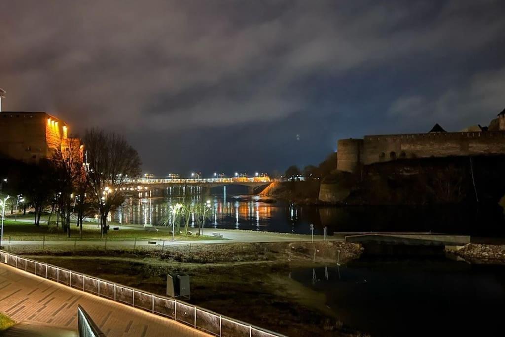 New Apartment With A View In The Town Center Нарва Экстерьер фото